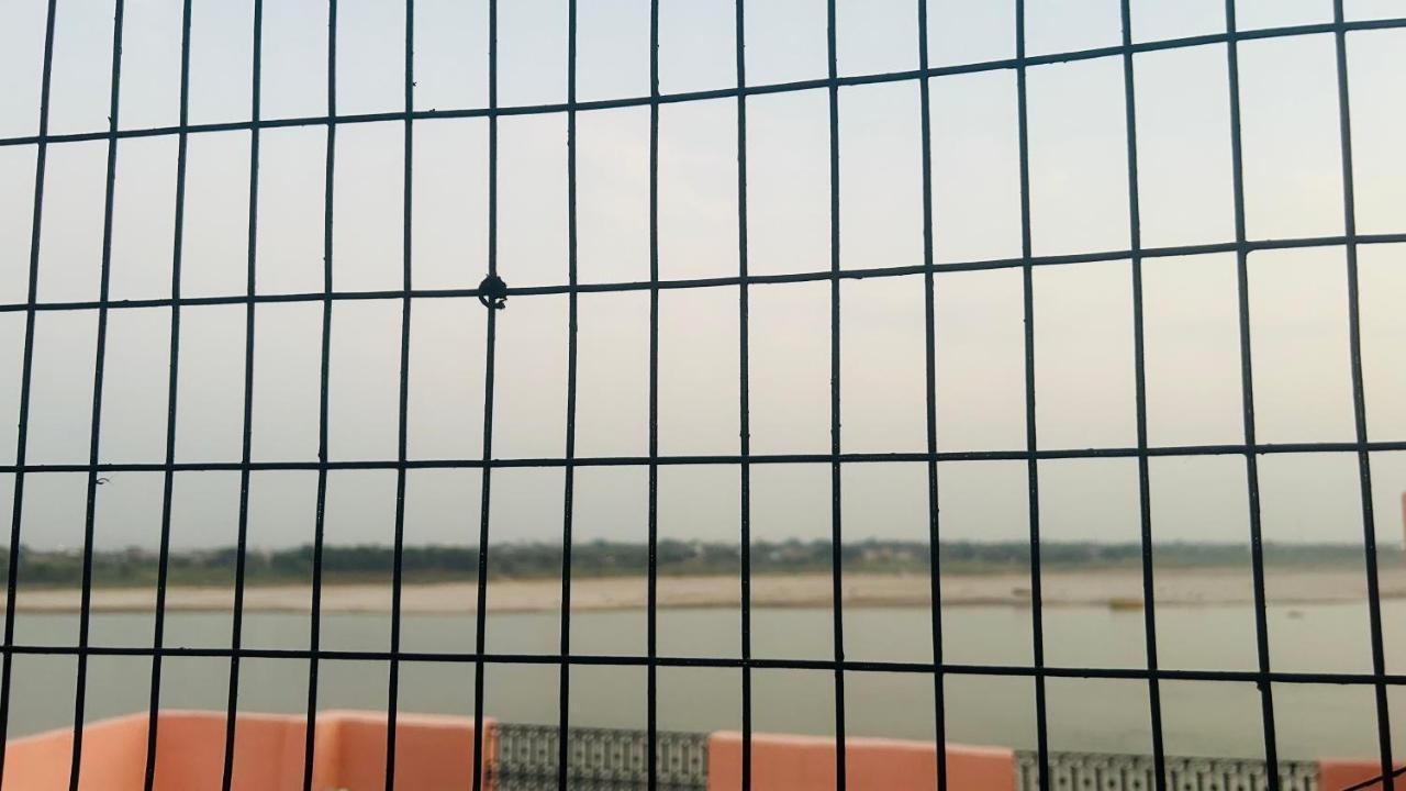 Tandon Lodge On The Ganga Ghat Homestay Varanasi Exterior photo